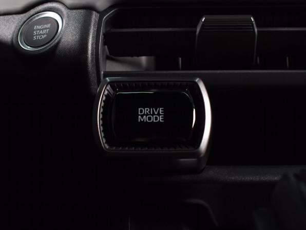 Toyota RAV4 VI (XA60) с пробегом 2025 года, цена 4 219 995 рублей, 27 км, внедорожник, Автокод Объявления