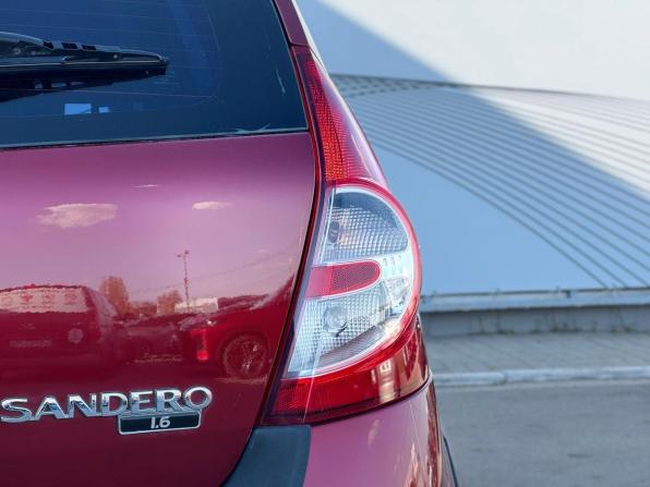 Renault Sandero I с пробегом 2011 года, цена 650 000 рублей, 160134 км, хэтчбек, Автокод Объявления