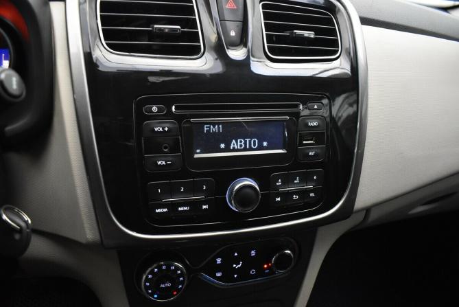 Renault Logan II с пробегом 2014 года, цена 565 000 рублей, 128693 км, седан, Автокод Объявления