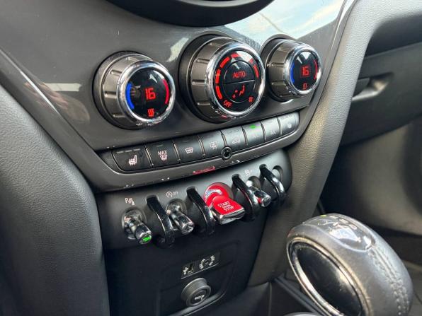 Mini Countryman II с пробегом 2018 года, цена 1 555 000 рублей, 177600 км, внедорожник, Автокод Объявления