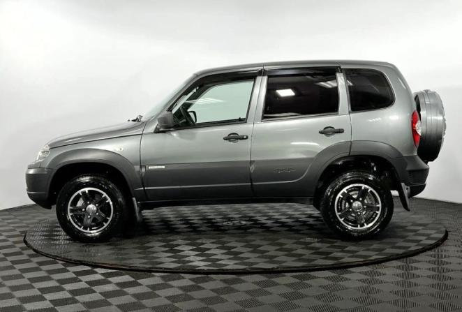Chevrolet Niva I Рестайлинг с пробегом 2018 года, цена 915 000 рублей, 63704 км, внедорожник, Автокод Объявления