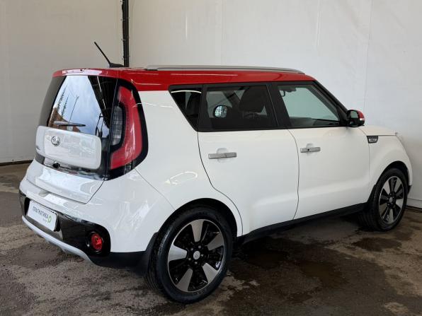 Kia Soul II Рестайлинг с пробегом 2018 года, цена 1 820 000 рублей, 55000 км, хэтчбек, Автокод Объявления