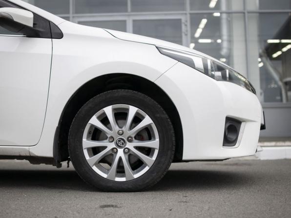 Toyota Corolla XI (E160 E170 E180) с пробегом 2013 года, цена 1 110 000 рублей, 277778 км, седан, Автокод Объявления