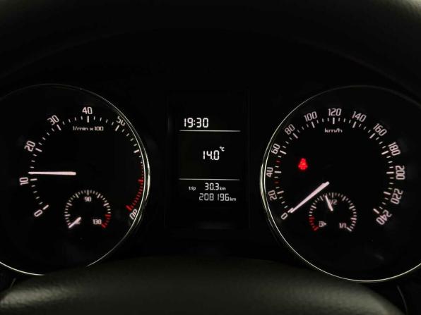 Skoda Yeti I Рестайлинг с пробегом 2018 года, цена 1 205 000 рублей, 208195 км, внедорожник, Автокод Объявления