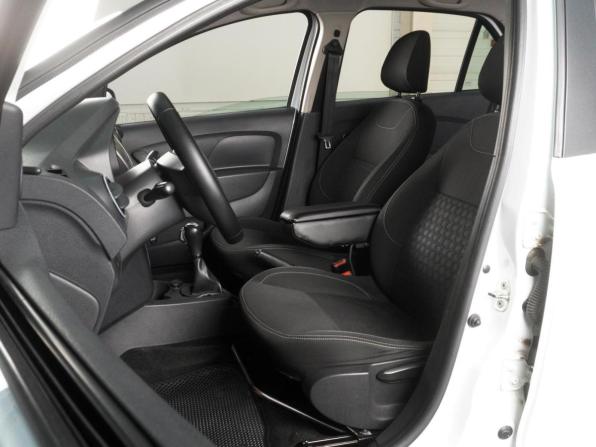 Renault Logan II с пробегом 2017 года, цена 914 000 рублей, 159245 км, седан, Автокод Объявления