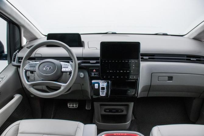 Hyundai Staria I с пробегом 2022 года, цена 4 754 466 рублей, 99000 км, минивэн, Автокод Объявления