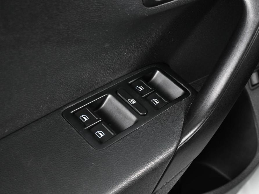 Volkswagen Polo V Рестайлинг Ростов-на-Дону  - изображение 14