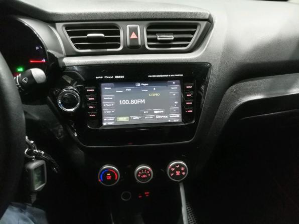 Kia Rio III Рестайлинг с пробегом 2016 года, цена 799 000 рублей, 160865 км, седан, Автокод Объявления