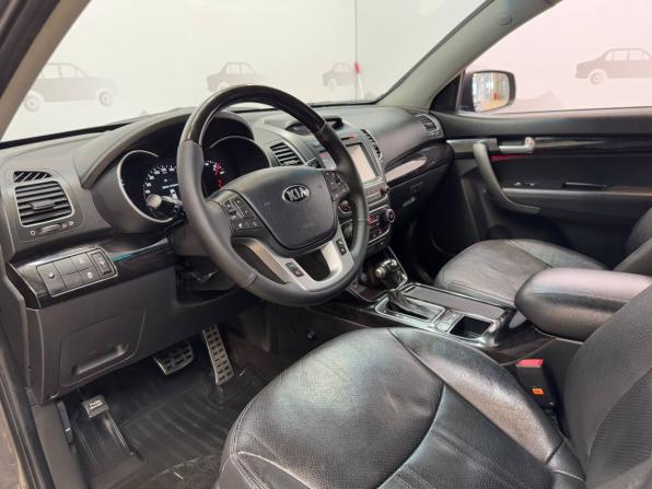 Kia Sorento II Рестайлинг с пробегом 2013 года, цена 1 745 000 рублей, 215253 км, внедорожник, Автокод Объявления