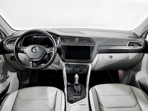 Volkswagen Tiguan II с пробегом 2017 года, цена 1 915 000 рублей, 245238 км, внедорожник, Автокод Объявления