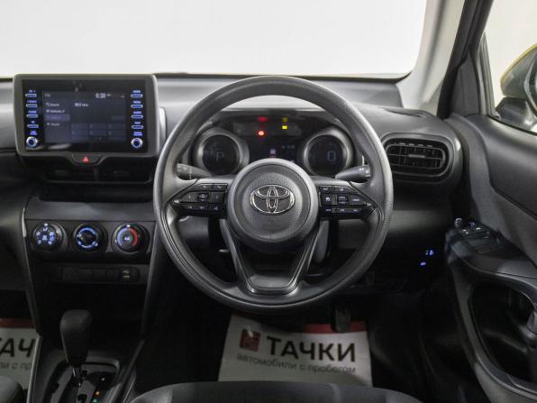 Toyota Yaris Cross с пробегом 2021 года, цена 1 669 500 рублей, 54250 км, внедорожник, Автокод Объявления