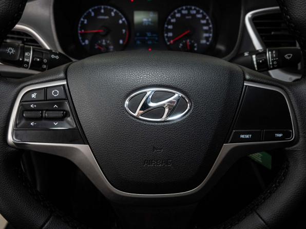Hyundai Solaris II с пробегом 2018 года, цена 1 190 000 рублей, 116588 км, седан, Автокод Объявления