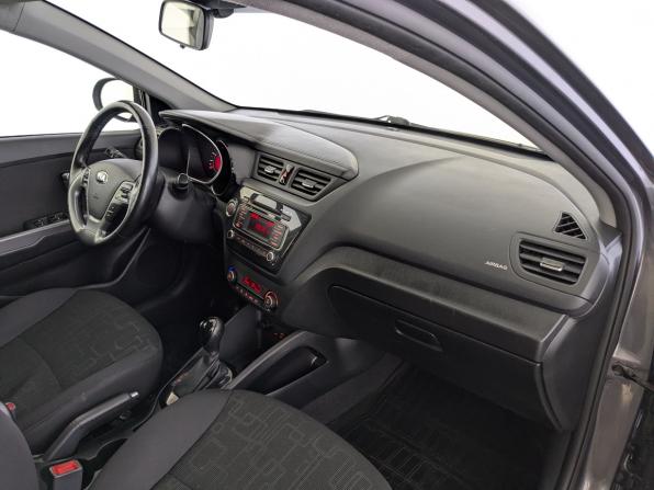 Kia Rio III Рестайлинг с пробегом 2017 года, цена 1 250 000 рублей, 93900 км, хэтчбек, Автокод Объявления