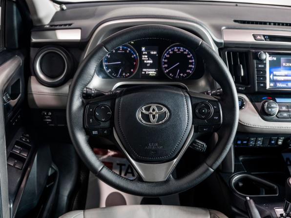 Toyota RAV4 IV (XA40) Рестайлинг с пробегом 2017 года, цена 2 345 000 рублей, 214869 км, внедорожник, Автокод Объявления
