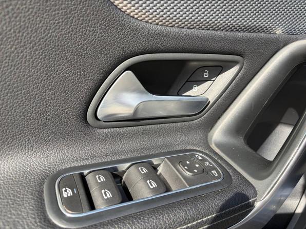 Mercedes-Benz A-Класс IV (W177) с пробегом 2018 года, цена 1 795 000 рублей, 170000 км, хэтчбек, Автокод Объявления