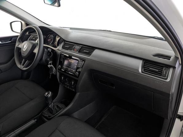 Skoda Rapid I Рестайлинг с пробегом 2019 года, цена 1 310 000 рублей, 89775 км, лифтбек, Автокод Объявления