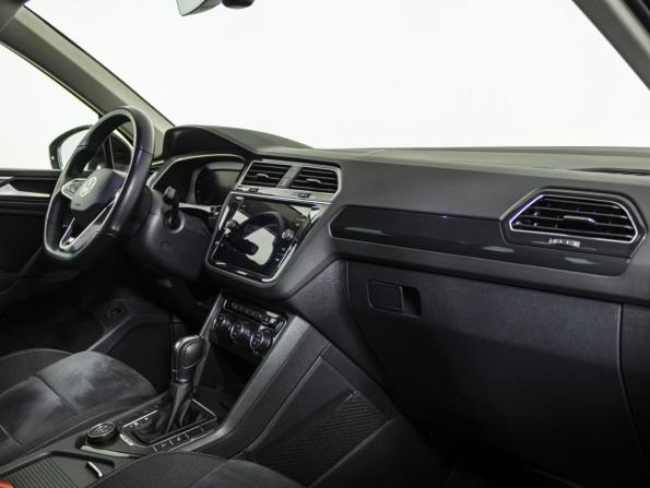 Volkswagen Tiguan II с пробегом 2018 года, цена 3 319 000 рублей, 87528 км, внедорожник, Автокод Объявления