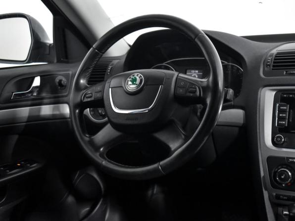 Skoda Octavia II (A5) Рестайлинг с пробегом 2012 года, цена 970 000 рублей, 149001 км, лифтбек, Автокод Объявления