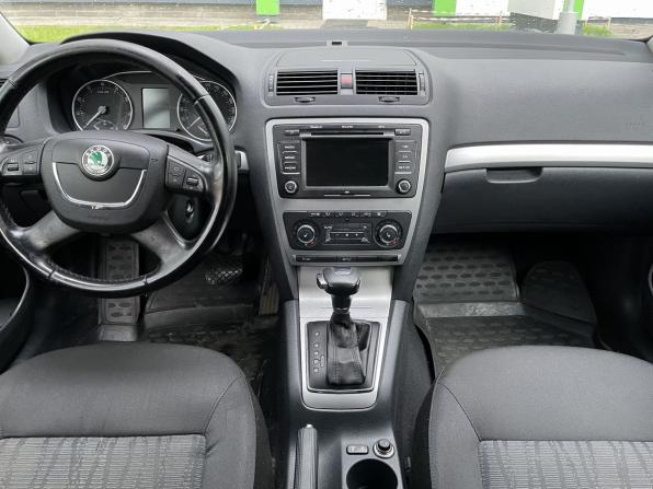 Skoda Octavia II (A5) Рестайлинг с пробегом 2012 года, цена 690 000 рублей, 279657 км, лифтбек, Автокод Объявления