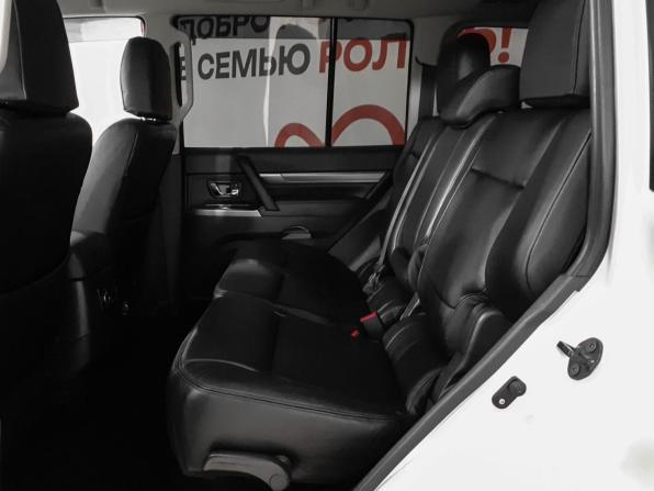 Mitsubishi Pajero IV Рестайлинг 2 с пробегом 2021 года, цена 4 650 000 рублей, 2500 км, внедорожник, Автокод Объявления