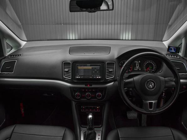 Volkswagen Sharan II с пробегом 2012 года, цена 1 350 000 рублей, 121743 км, минивэн, Автокод Объявления