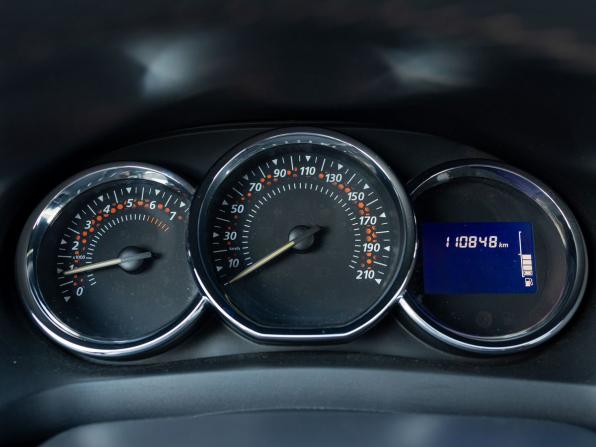 Renault Sandero II с пробегом 2015 года, цена 1 059 000 рублей, 110849 км, хэтчбек, Автокод Объявления