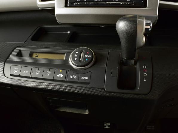 Honda Freed I Рестайлинг с пробегом 2012 года, цена 1 105 995 рублей, 100892 км, компактвэн, Автокод Объявления