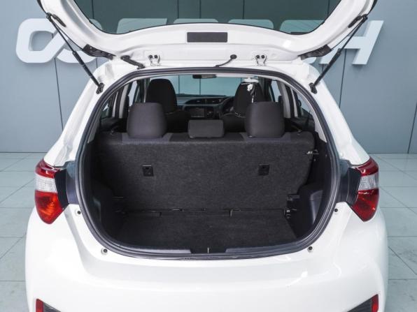 Toyota Vitz III (XP130) Рестайлинг 2 с пробегом 2018 года, цена 1 420 000 рублей, 102585 км, хэтчбек, Автокод Объявления