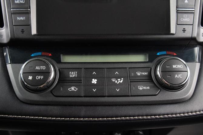 Toyota RAV4 IV (XA40) Рестайлинг с пробегом 2017 года, цена 2 549 000 рублей, 97161 км, внедорожник, Автокод Объявления