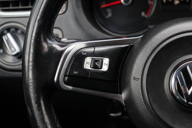 Volkswagen Polo V Рестайлинг с пробегом 2019 года, цена 899 000 рублей, 198234 км, седан, Автокод Объявления