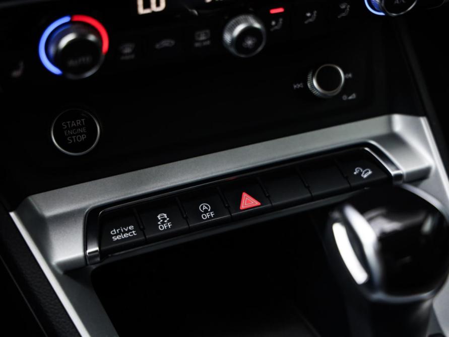 Audi Q3 II (F3) Санкт-Петербург  - изображение 21