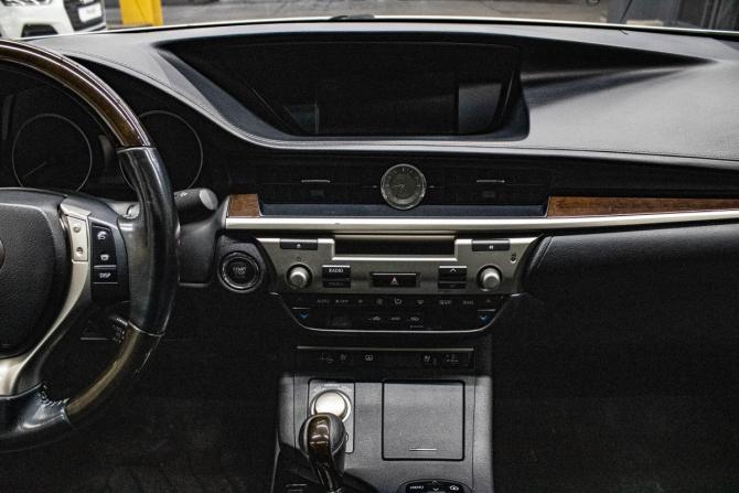 Lexus ES VI с пробегом 2014 года, цена 2 049 000 рублей, 132647 км, седан, Автокод Объявления