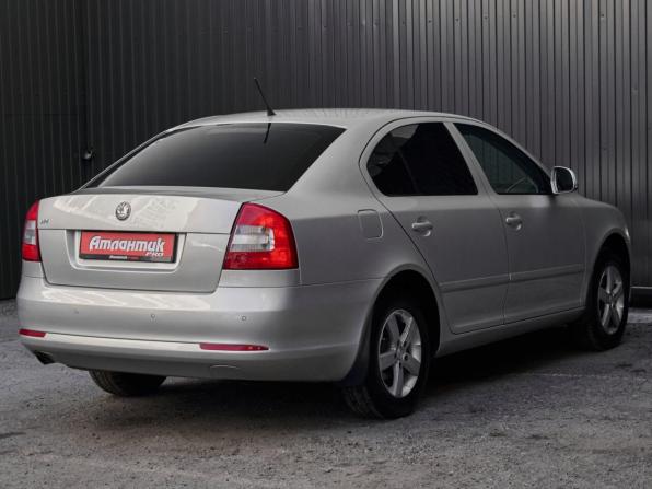 Skoda Octavia II (A5) Рестайлинг с пробегом 2013 года, цена 910 000 рублей, 128376 км, лифтбек, Автокод Объявления