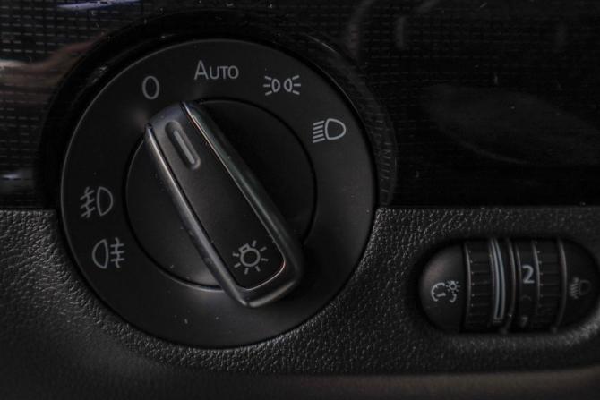 Volkswagen Jetta VI Рестайлинг с пробегом 2018 года, цена 1 559 000 рублей, 96290 км, седан, Автокод Объявления