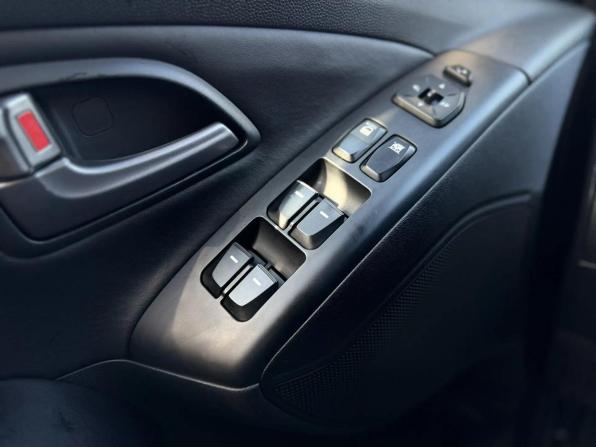 Hyundai ix35 I Рестайлинг с пробегом 2014 года, цена 1 499 000 рублей, 106883 км, внедорожник, Автокод Объявления