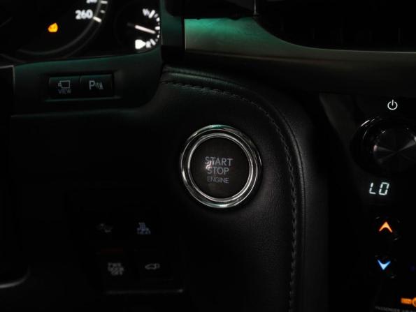 Lexus LX III Рестайлинг 2 с пробегом 2015 года, цена 4 699 000 рублей, 346660 км, внедорожник, Автокод Объявления