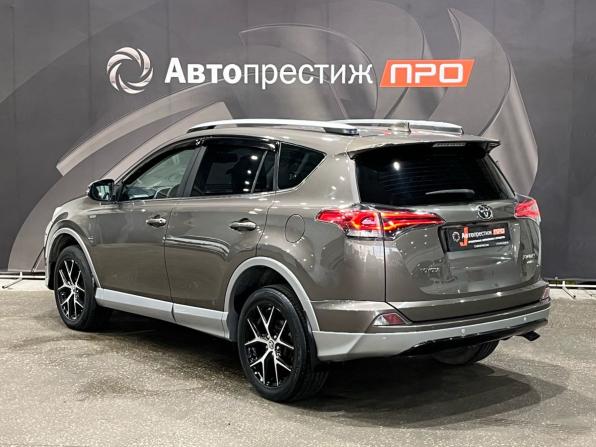 Toyota RAV4 IV (XA40) Рестайлинг с пробегом 2017 года, цена 2 230 000 рублей, 301700 км, внедорожник, Автокод Объявления