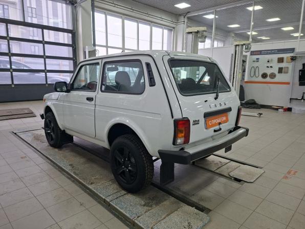 Lada (ВАЗ) Niva Legend с пробегом 2024 года, цена 979 000 рублей, 10000 км, внедорожник, Автокод Объявления