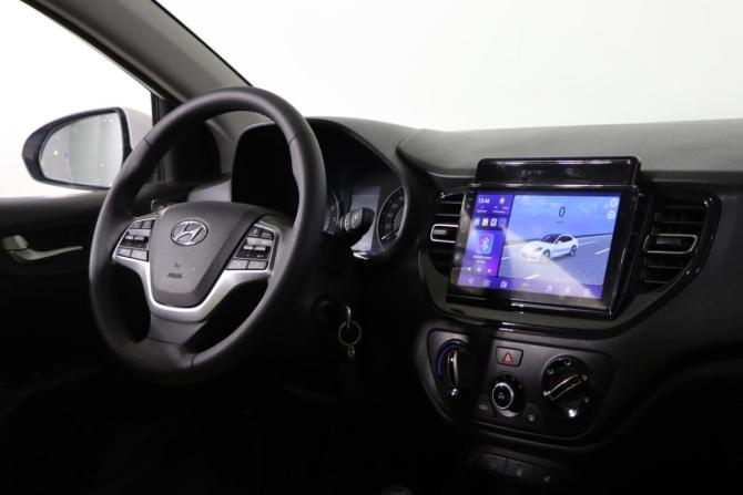 Hyundai Solaris II Рестайлинг с пробегом 2022 года, цена 1 699 990 рублей, 40469 км, седан, Автокод Объявления