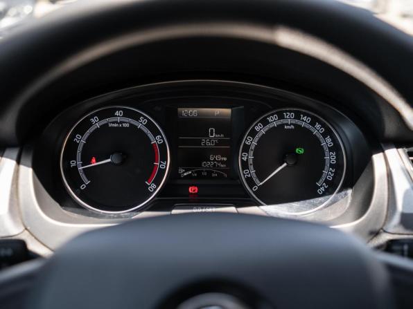 Skoda Rapid I Рестайлинг с пробегом 2019 года, цена 1 399 000 рублей, 102274 км, лифтбек, Автокод Объявления
