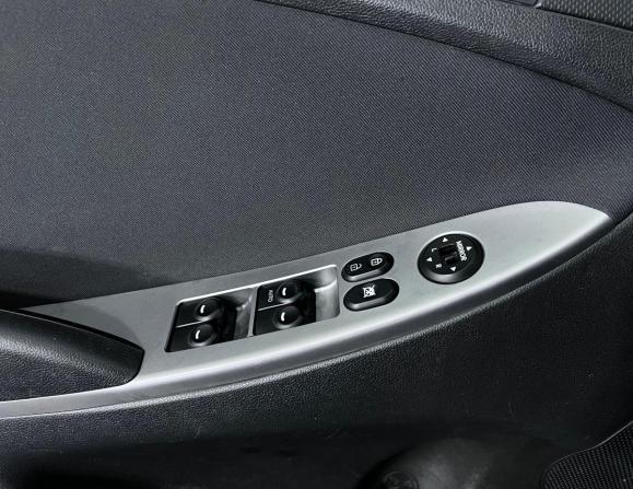 Hyundai Solaris I Рестайлинг с пробегом 2016 года, цена 925 000 рублей, 146000 км, седан, Автокод Объявления