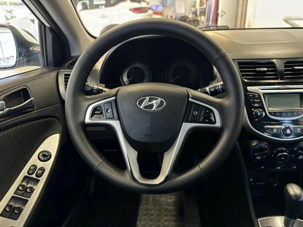 Hyundai Solaris I с пробегом 2014 года, цена 950 000 рублей, 218455 км, седан, Автокод Объявления