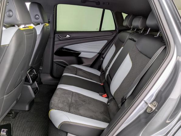 Volkswagen ID.4 с пробегом 2021 года, цена 2 490 000 рублей, 110523 км, внедорожник, Автокод Объявления