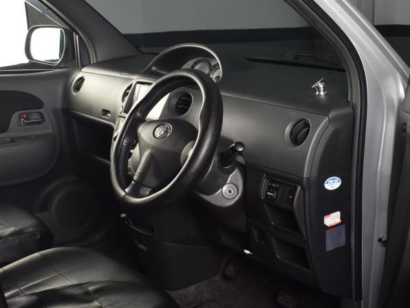 Toyota Sienta I Рестайлинг 2 с пробегом 2012 года, цена 869 995 рублей, 166301 км, компактвэн, Автокод Объявления