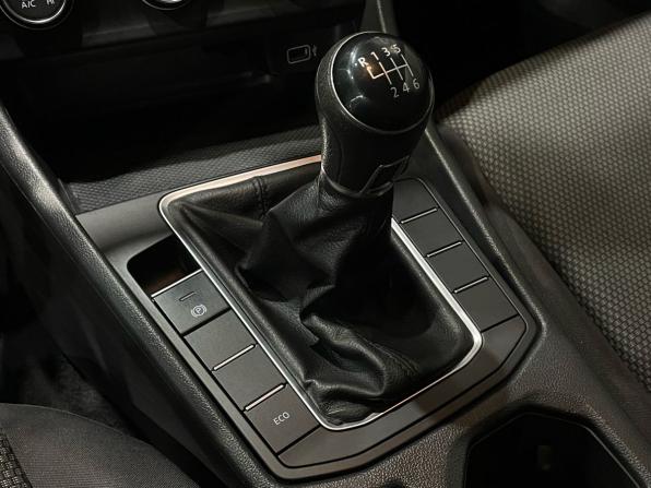 Volkswagen Jetta VII с пробегом 2019 года, цена 1 230 000 рублей, 123740 км, седан, Автокод Объявления