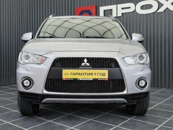 Mitsubishi Outlander II Рестайлинг с пробегом 2010 года, цена 997 000 рублей, 232428 км, внедорожник, Автокод Объявления