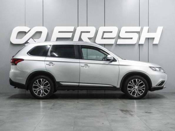 Mitsubishi Outlander III Рестайлинг 2 с пробегом 2015 года, цена 1 599 000 рублей, 254241 км, внедорожник, Автокод Объявления