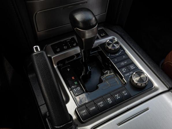 Toyota Land Cruiser 200 Series Рестайлинг 2 с пробегом 2016 года, цена 6 350 000 рублей, 131095 км, внедорожник, Автокод Объявления