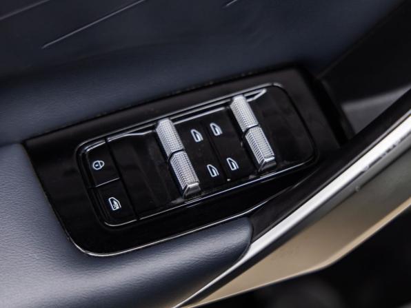 Geely Atlas II с пробегом 2024 года, цена 2 638 000 рублей, 77909 км, внедорожник, Автокод Объявления