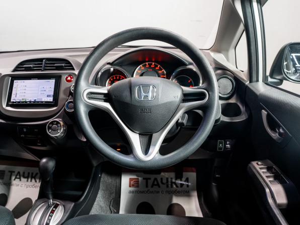 Honda Fit II с пробегом 2012 года, цена 1 055 000 рублей, 70210 км, хэтчбек, Автокод Объявления